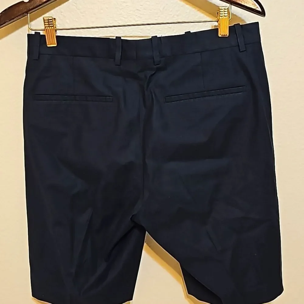 Theory Bermuda shorts size 30‎